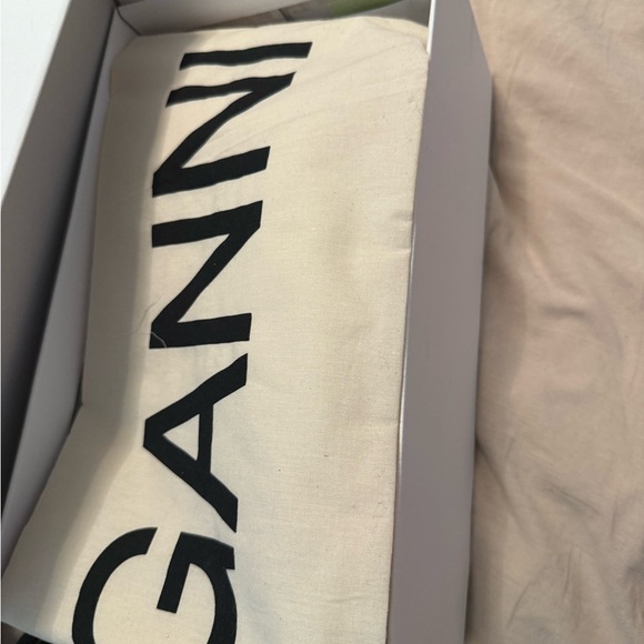 Ganni Cream Storage Box with Drawstring - Picture 4 of 4